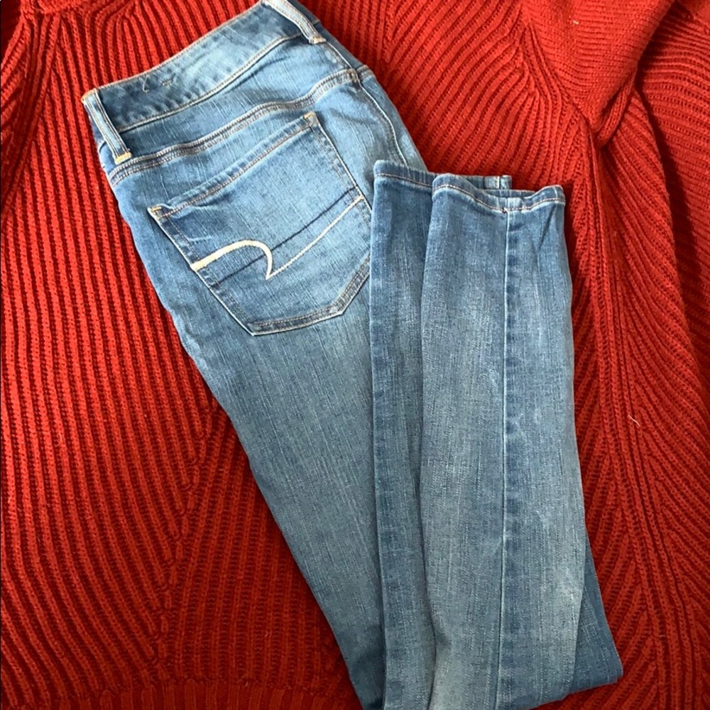 Medium wash skinny jeans